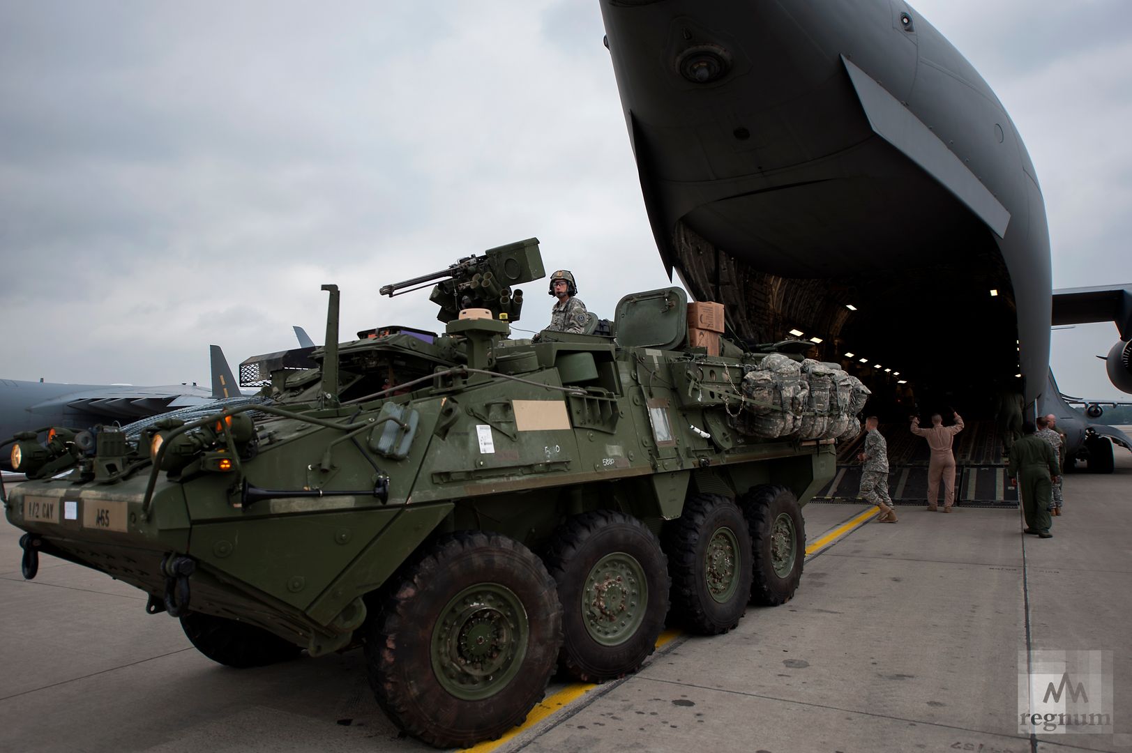 ВСУ получили американские бронетранспортёры Stryker