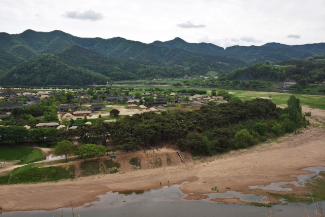 Вид сверху на деревню Хахве. Южная Корея
