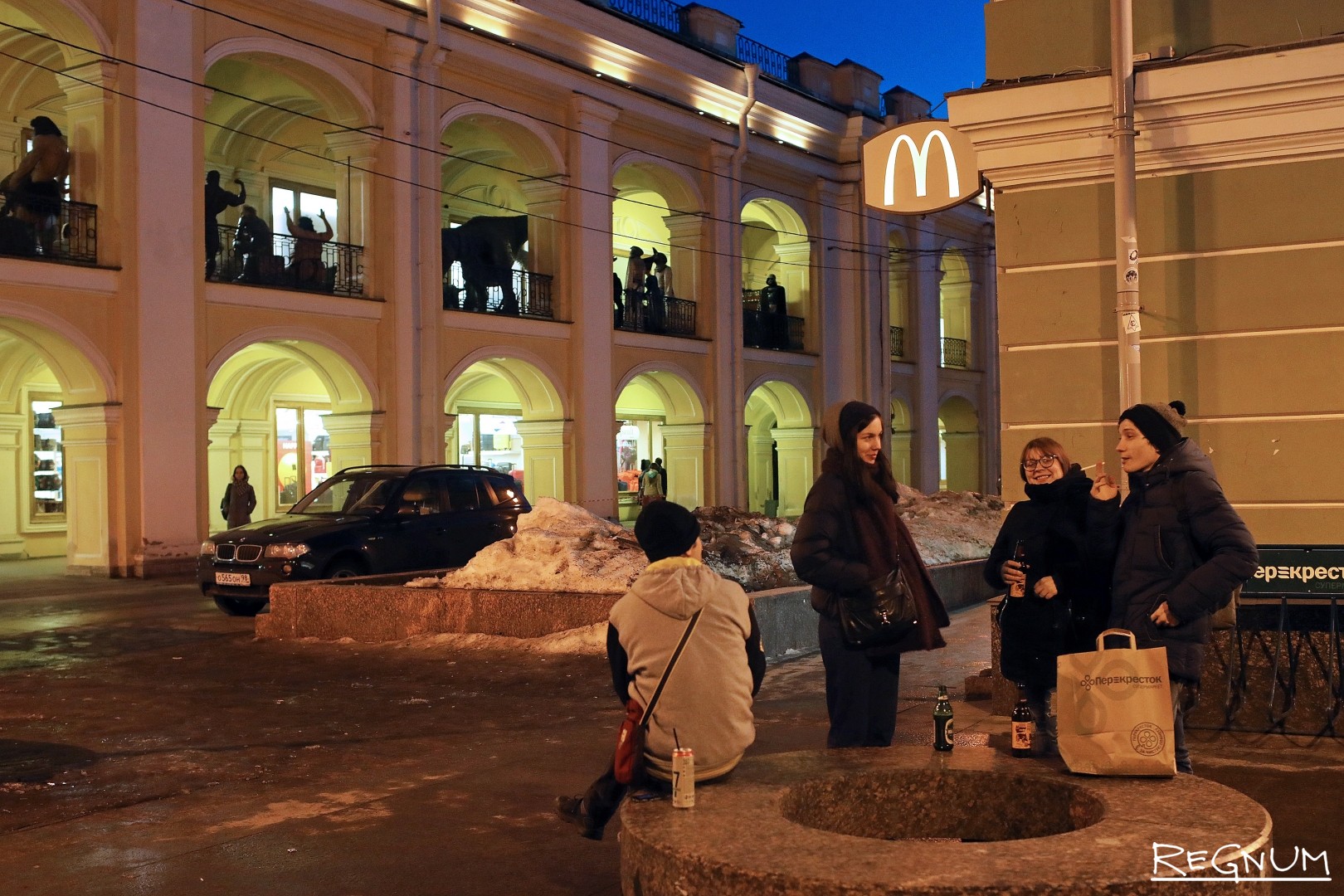 Думской улице пора снести «крышу». По следам трагедии на Невском