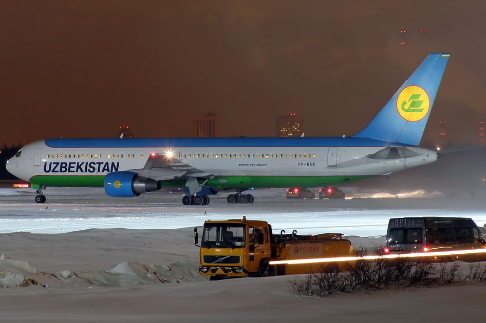 Пулково ургенч. Боинг 767 Узбекистан. Самолеты хаво йуллари. Самолет Uzbekistan Airways. Боинг 767 Узбекистан Эйрвейз.