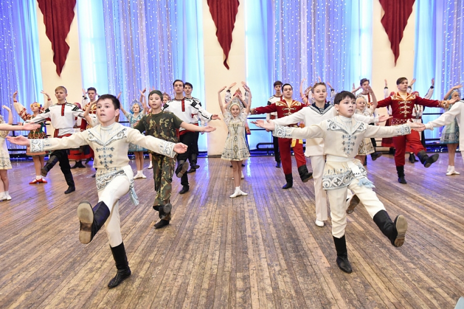 танец счастливое детство. детский хореографический ансамбль счастливое детство. танец счастливое детство. танец счастливое детство. счастливое детство казань ансамбль хореографический.