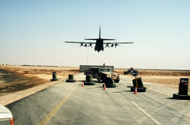 Транспортный самолет С-130 «Геркулес». Операции «Буря в пустыне»