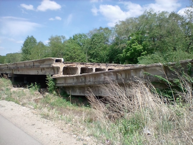 Разрушенный мост в Анучинском районе