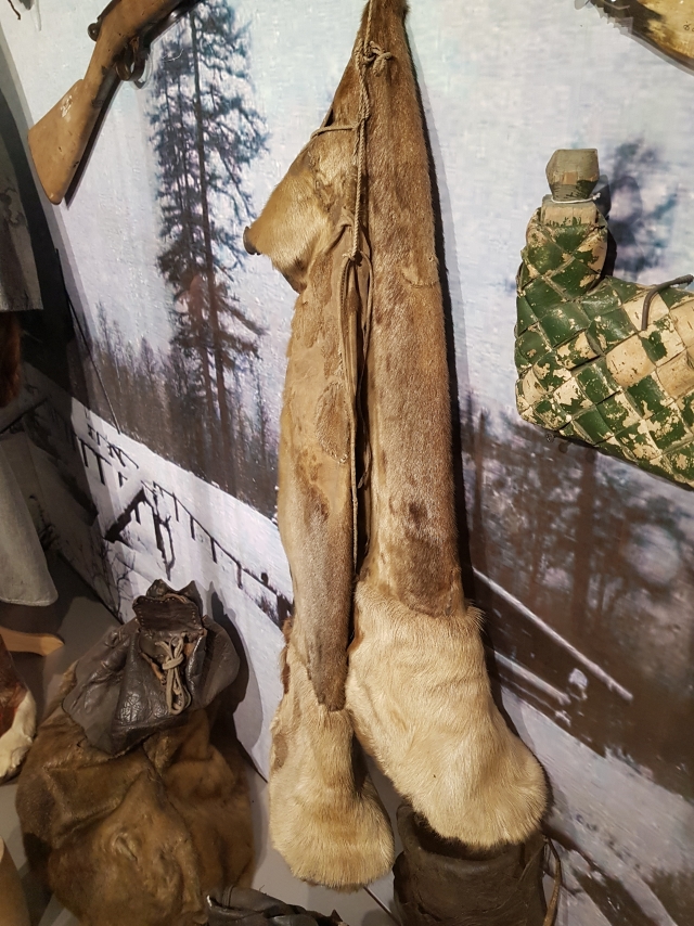 Долгари — высокие сапоги для промысла. Экспозиция Мезенского краеведческого музея