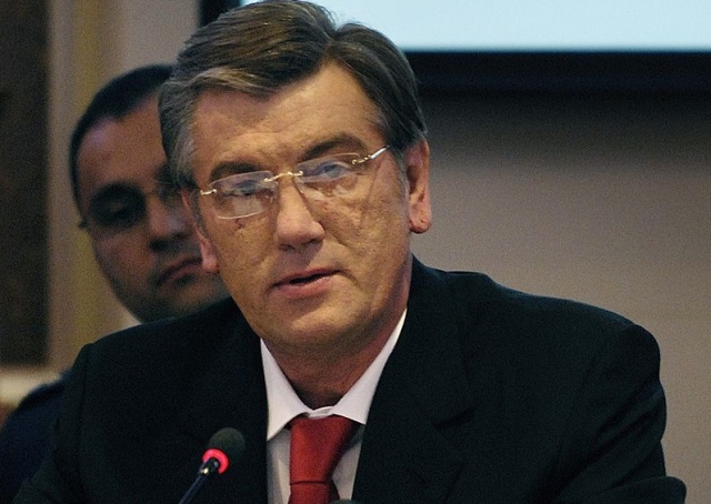 Экс-президента Украины Ющенко заподозрили в растрате имущества