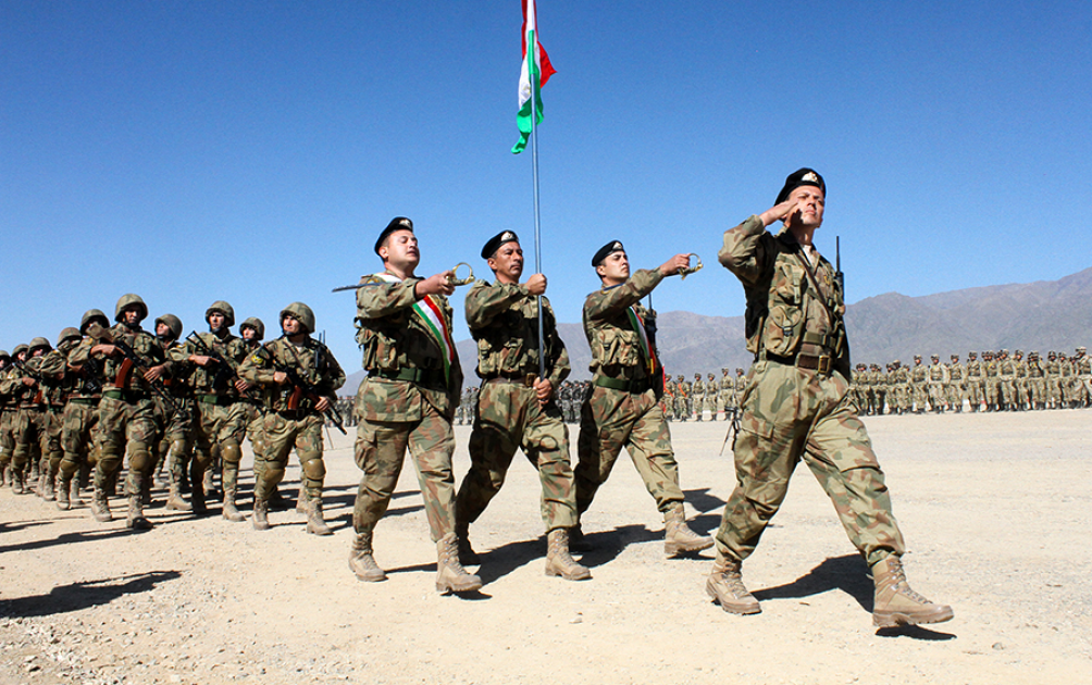 Солдаты Таджикистана. Вооруженных сил Таджикистан. Войска Таджикистана. Форма армии Таджикистана. Обучение таджикскому