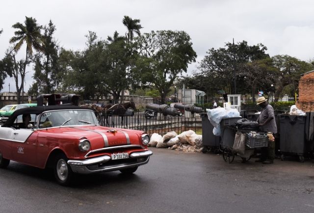 Профессия таксиста — одна из самых популярных и хорошо оплачиваемых на острове. Гавана, Куба