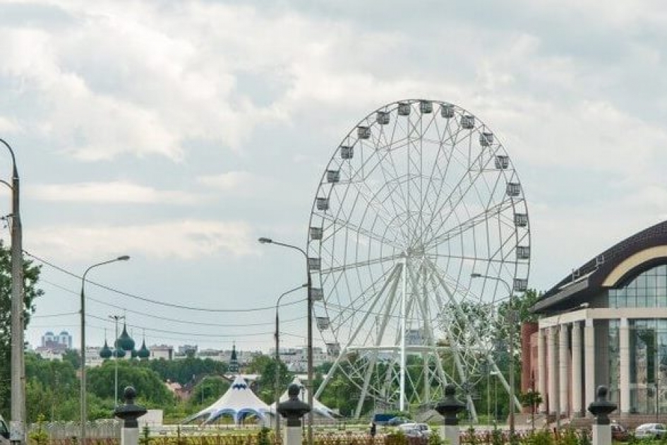 Ярославль чертово колесо. Колесо обозрения мичуринск. Колесо обозрения ярославль. Колесо обозрения в ярославле высота. Колесо обозрения в ярославле работа.