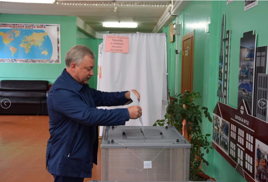 Выборы в сентябре братск. Братск выборы. Выборы Иркутск 2019. Бабков Братск выборы. Депутаты с мэром Братск новый год.