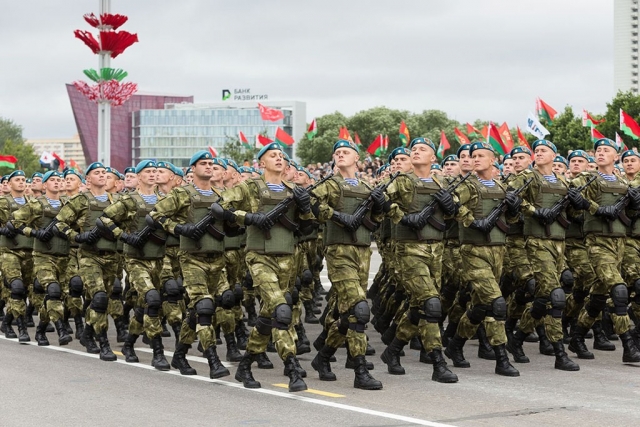 Солдаты армии Белоруссии 