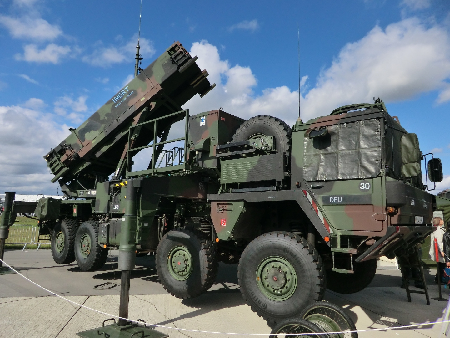 Какой зенитный ракетный комплекс совершеннее — Patriot или С-400?