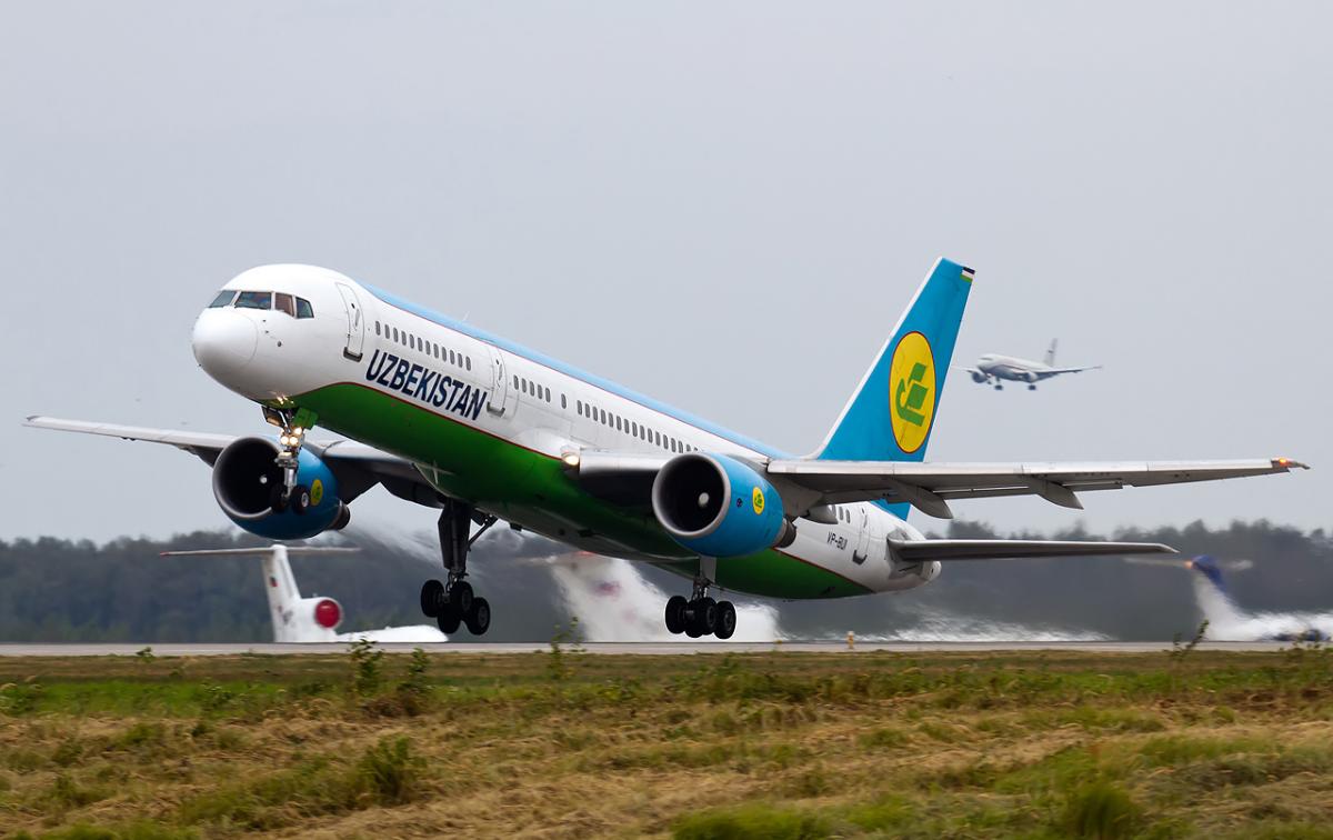 Летевший в Москву самолёт Uzbekistan Airways экстренно приземлился в Самаре