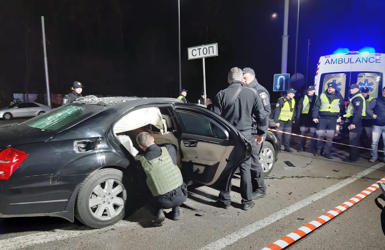 В Киеве после взрыва автомобиля начата спецоперация