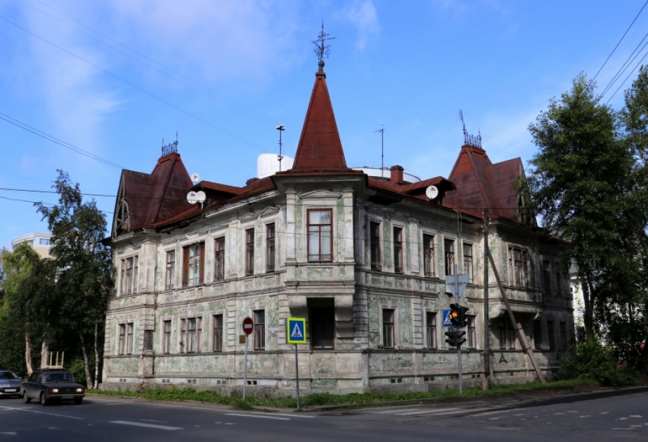 Ломоносова 31. Дом купцов мерзлютиных архангельск. Архангельск бараки. Архангельск бараки. Старые дома архангельска.