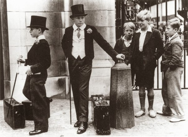 Фотография, иллюстрирующая классовое расслоение в довоенной Англии, 1937
