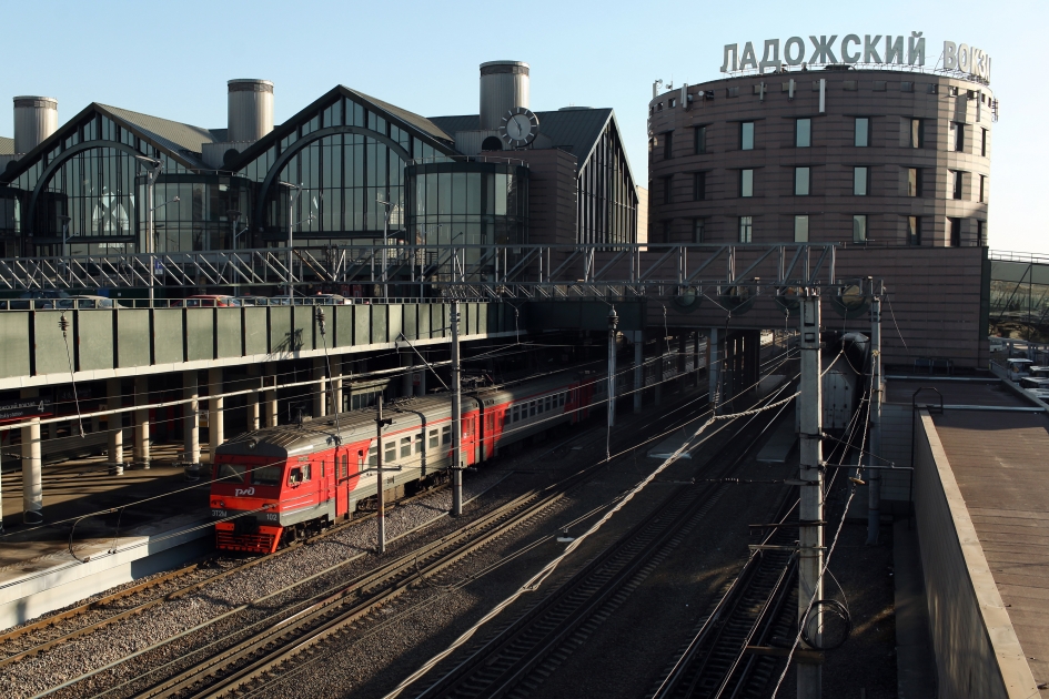 Петербург ладожский вокзал фото Закрытие станции метро "Ладожская" в Петербурге перенесли на 2023 год