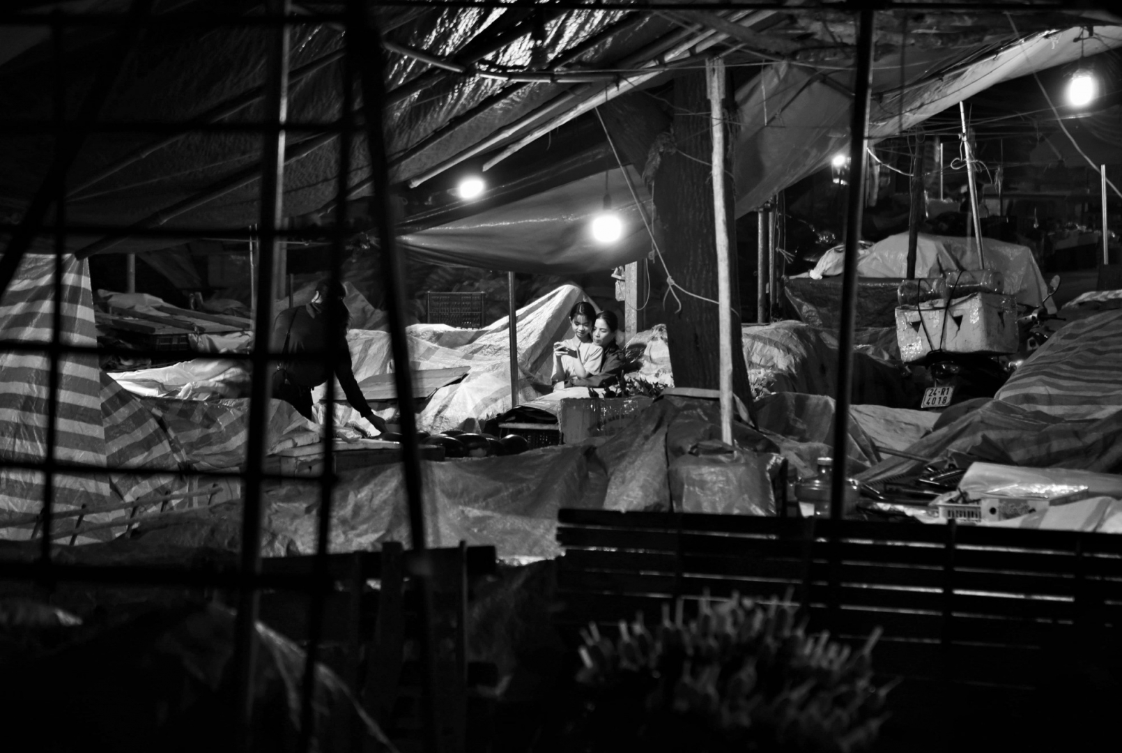 Последние посетители воскресного рынка в Бак Ха. Северный Вьетнам
