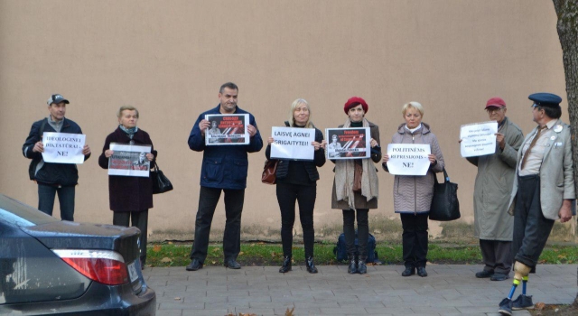Акция в защиту А.Палецкиса около суда в Каунасе 22 октября