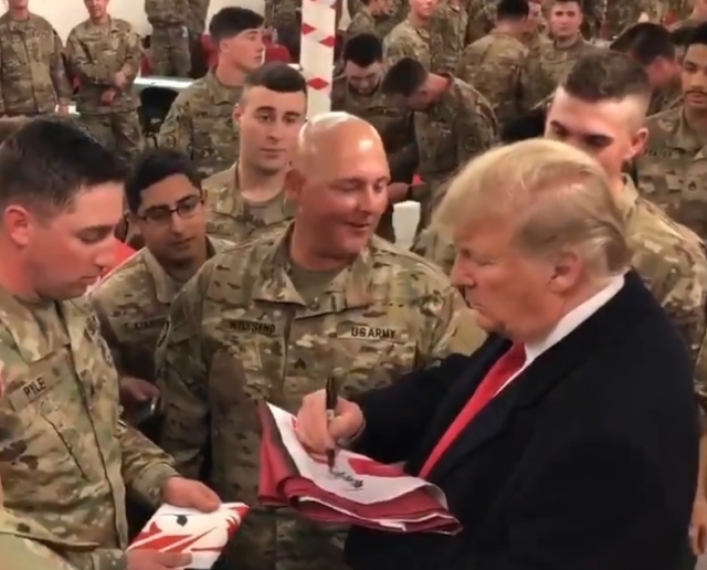 Дональд Трамп на американской военной базе в Ираке 