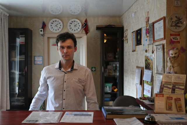 Игорь и Алексей – работники гостиницы, оба с группой инвалидности