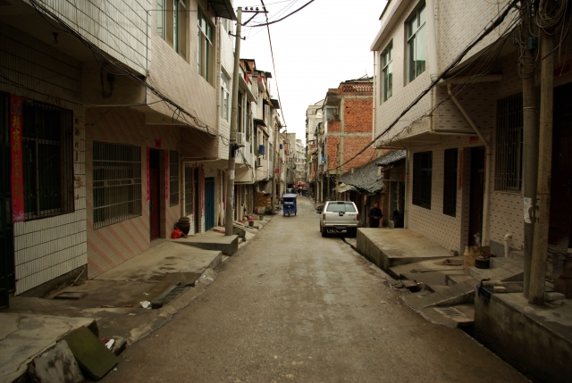 Пустые улицы в китайском городе Хуанган