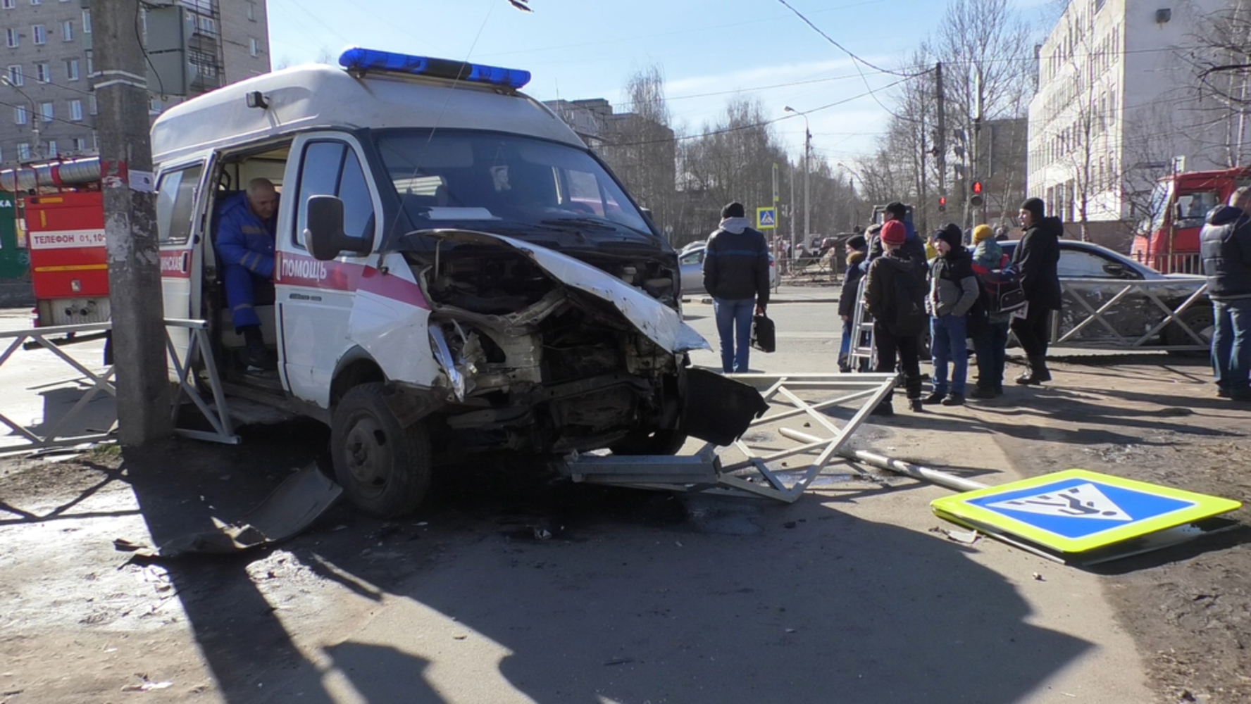 В Ярославле в аварию попала скорая с пациентом