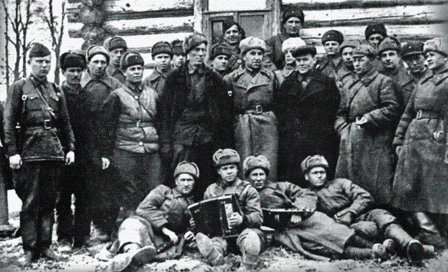 Встреча делегации Чувашии с бойцами и командирами 324-й стрелковой дивизии. 1942 г