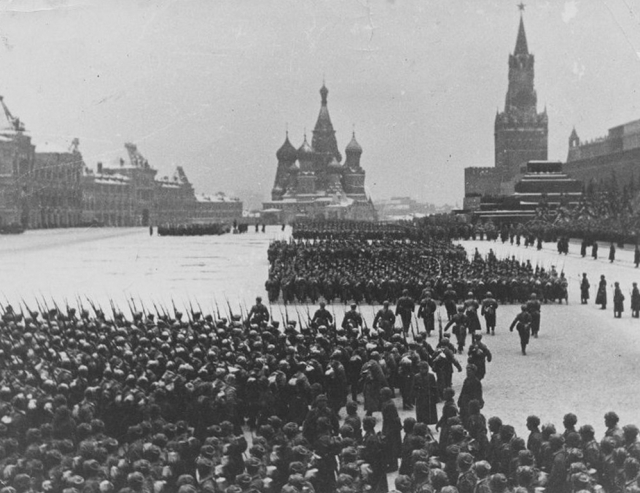 Парад на Красной площади 7 ноября 1941 года 