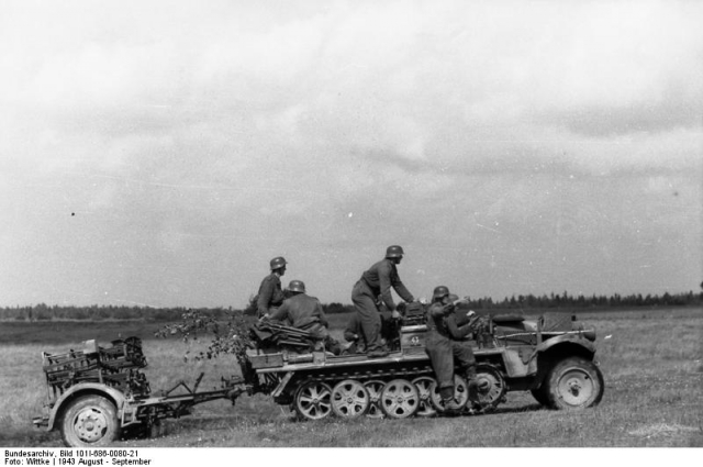 Немецкая механизированная пехота на оборонительных маневрах