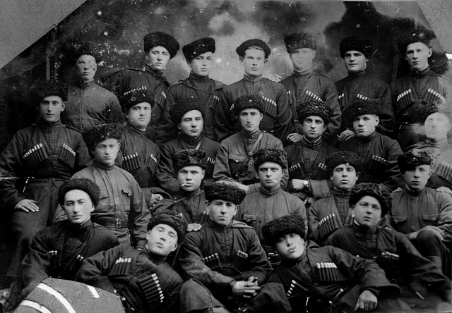 Воины 115-й Кабардино-Балкарской кавалерийской дивизии. 1941