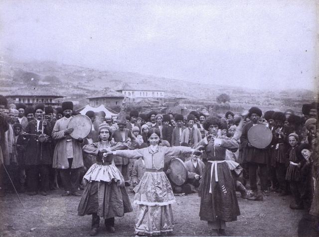 Сцена танцев среди иранских талышей, начало XX
