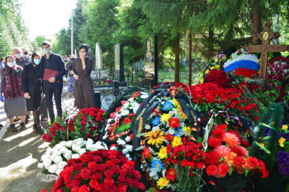 Где похоронена васильева. Похороны Игнатьева главы Чувашии. Похороны экс главы Чувашии Михаила Игнатьева.