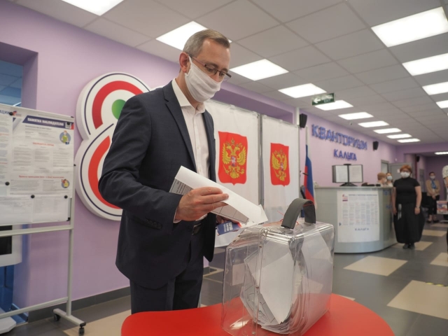 25 июня 2020 г. врио губернатора Калужской области Владислав Шапша  принял участие в голосовании по внесению изменений в  Конституцию РФ 