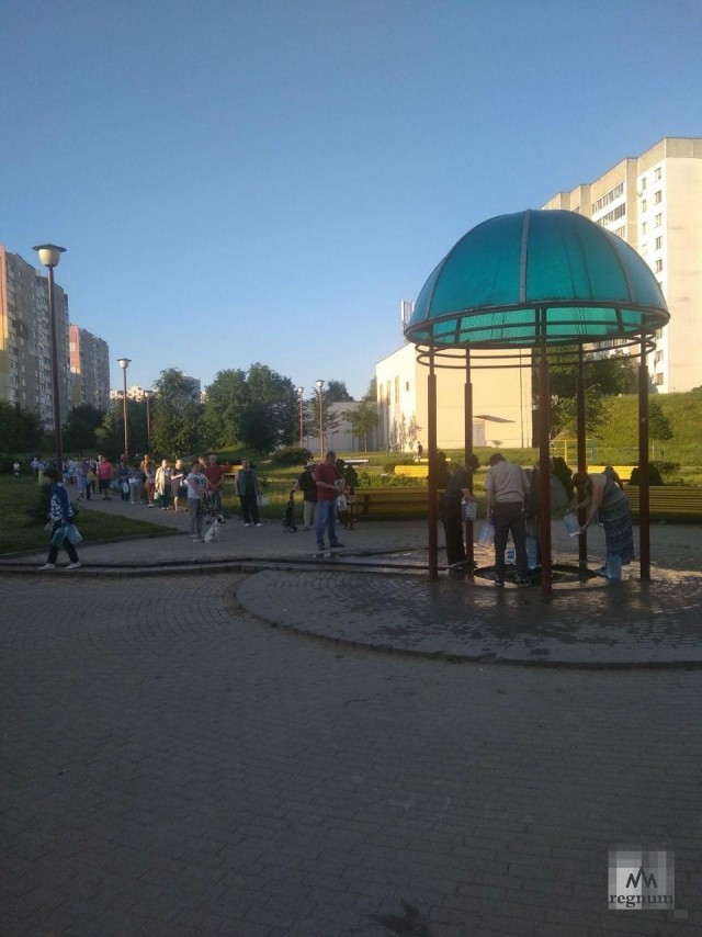 Очередь за водой в Минске