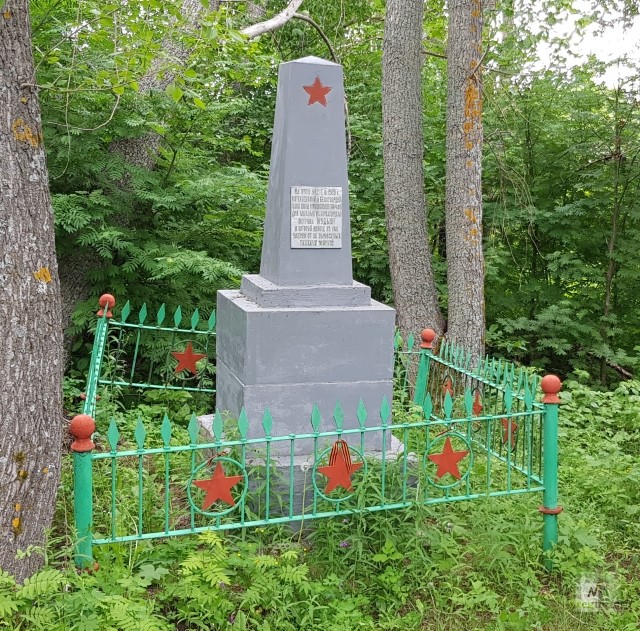 Памятник на месте лагеря заключенных 1918— 1920 годов на Кегострове