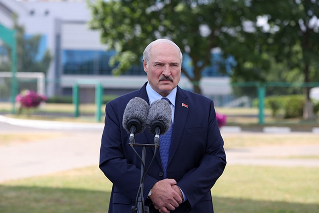 Александр Лукашенко в день выборов в Белоруссии 