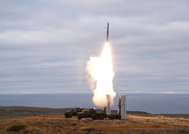 Пуск ракеты ЗРК С-400 