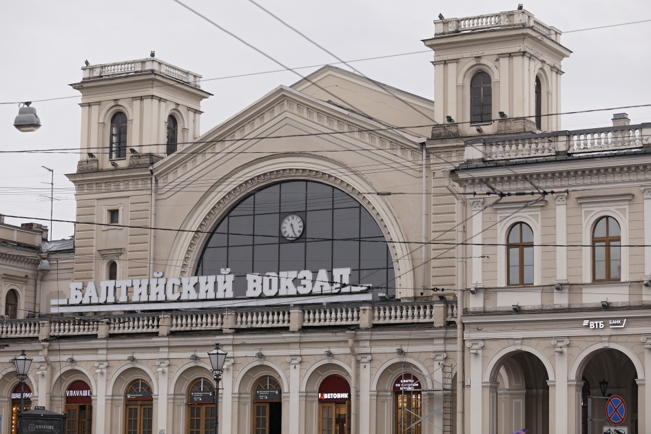 Балтийский вокзал фото Электрички под Петербургом задержали на час из-за смерти пассажира