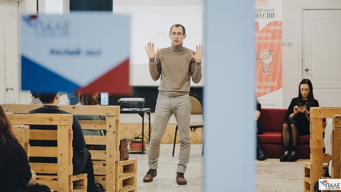 Новости такие хорошие. Цептер очки с фуллереновым стеклами. Новости такие хорошие. Журналисты первого канала. Новости такие хорошие.