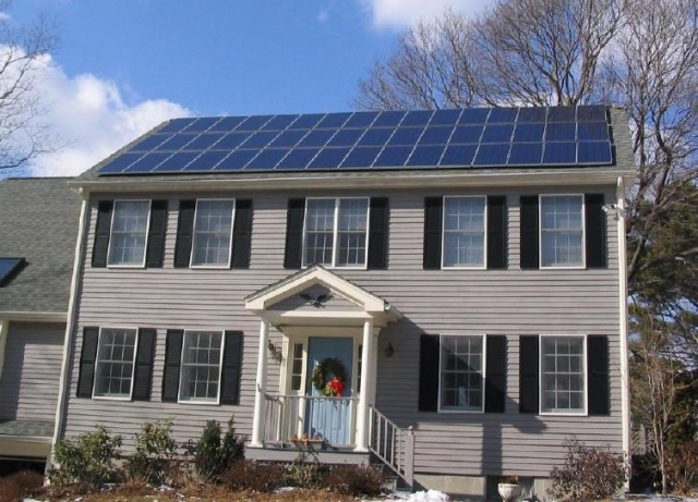 Дом с солнечными батареями 