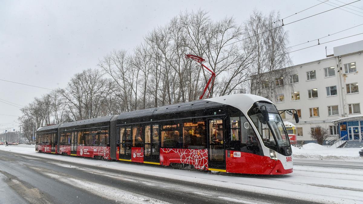 В Перми к Новому году празднично оформят трамваи