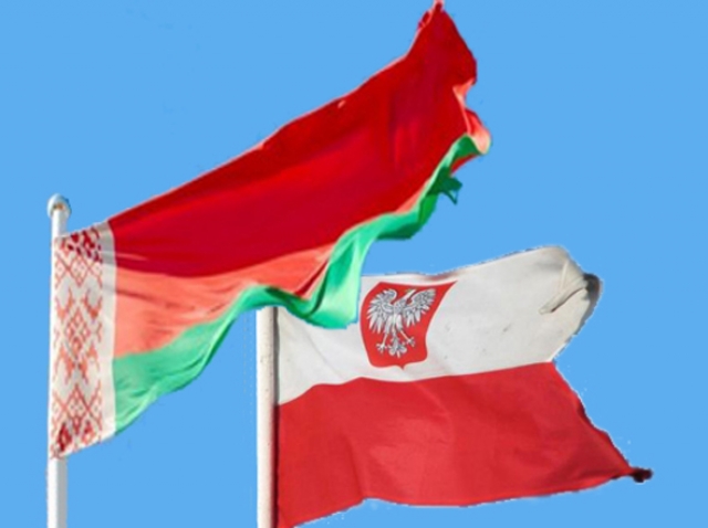 Флаги белоруссии и Польши