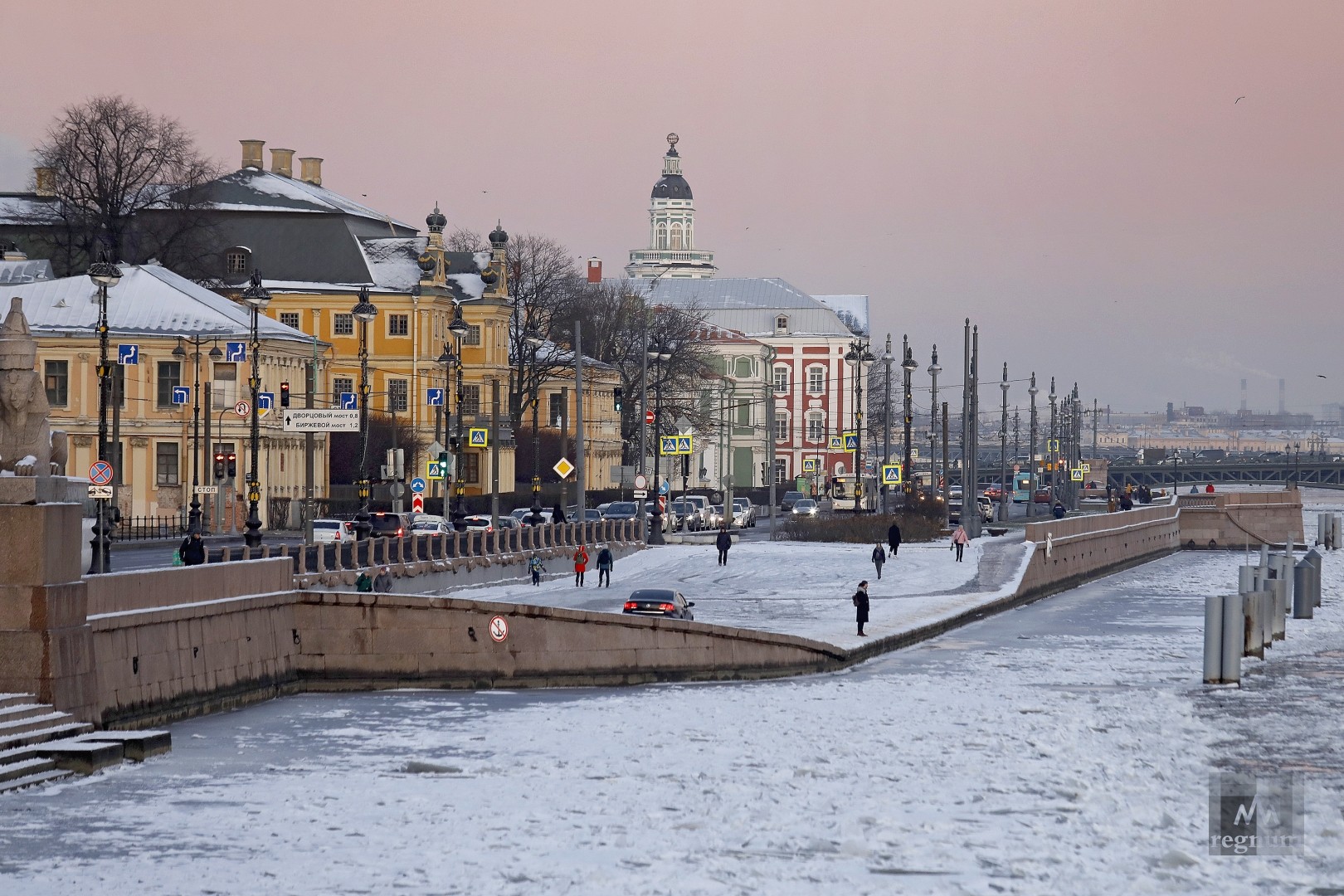 В Петербурге отремонтируют участок Университетской набережной со сфинксами