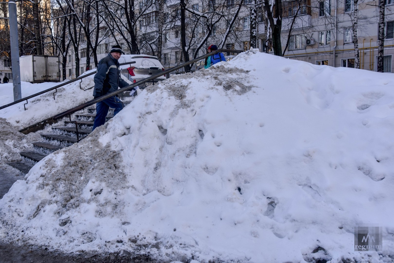 Реке Урал угрожает грязный снег с улиц Оренбурга