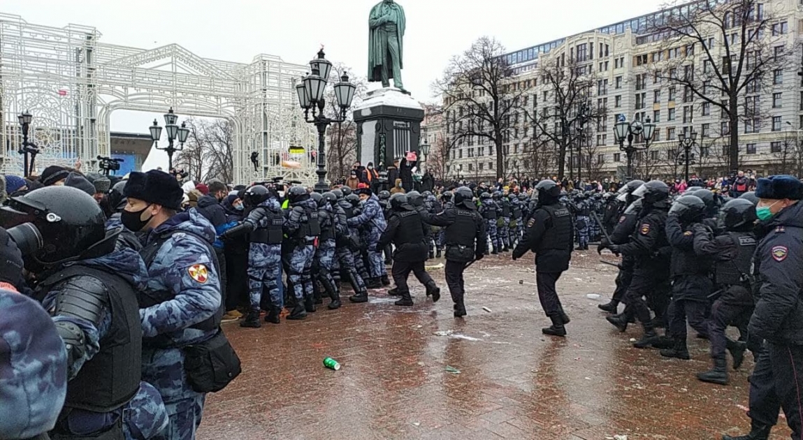 Омон в москве