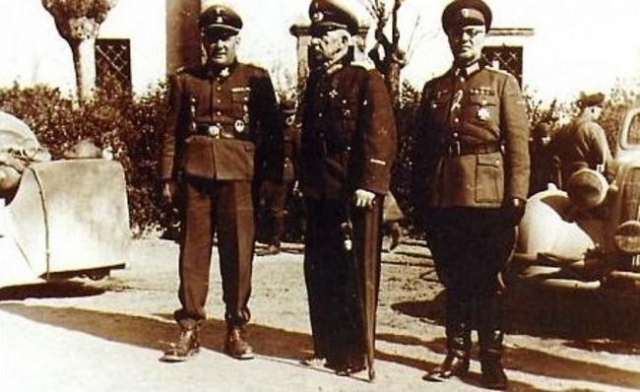 Атаман Пётр Краснов (в центре) и обергруппенфюрер СС Одило Глобочник (слева)