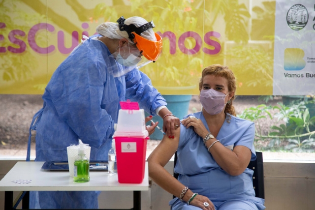 Вакцинация против коронавируса вакциной «Спутник V» в Аргентине