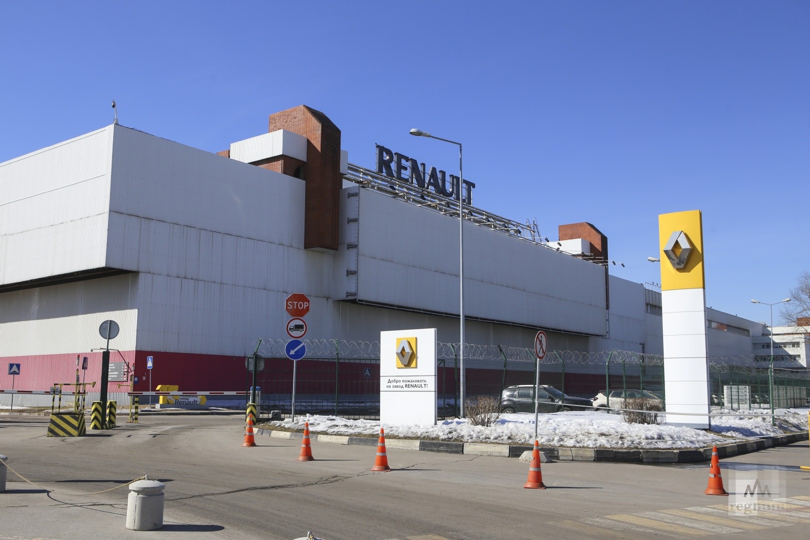 Вместе с заводом в Москве Renault передал 14 млрд рублей