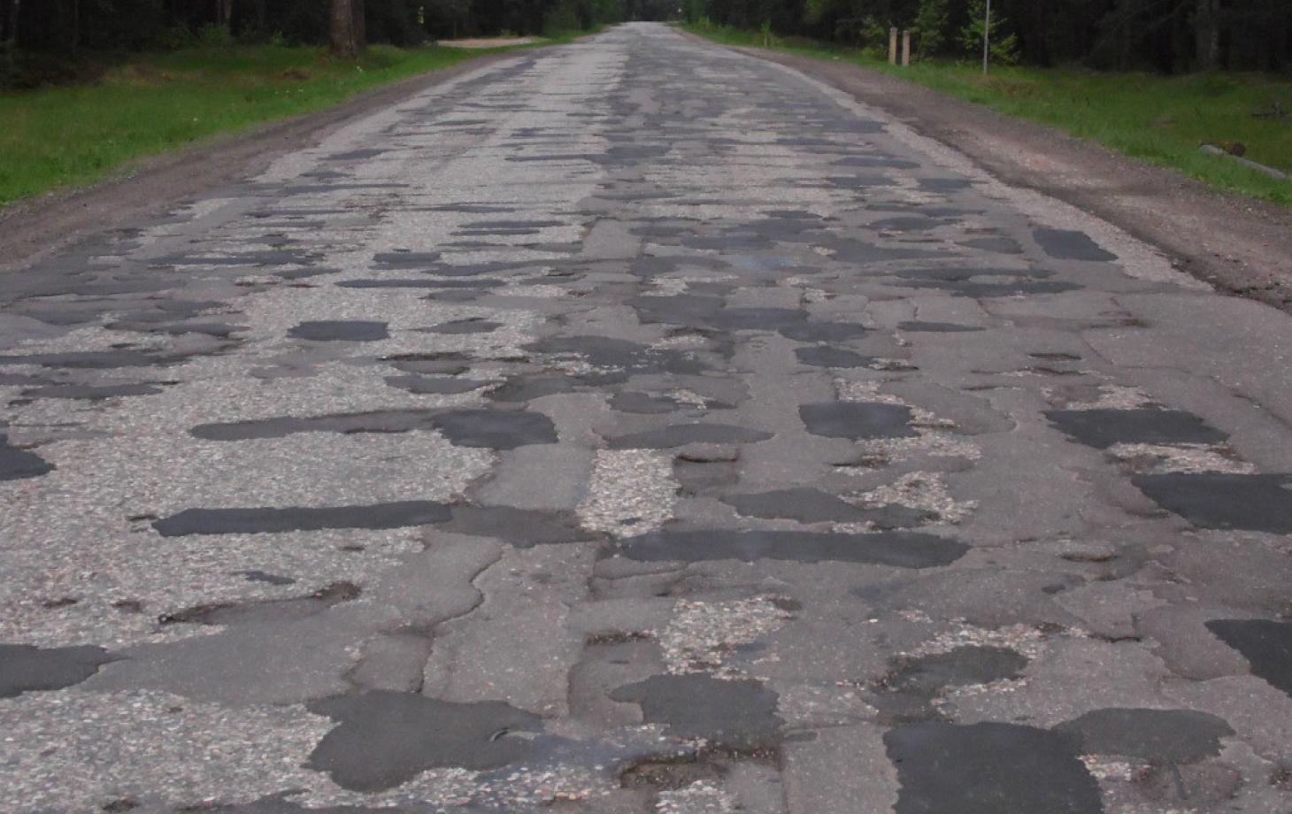 Днище России» — астраханцы ругают дороги и маршрутки