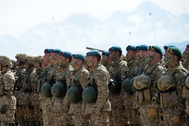 Киргизские военные